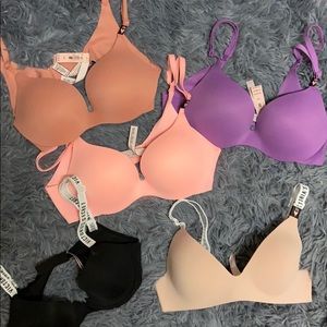 5 Victoria Secret bra’s (NEW! Never been worn)
